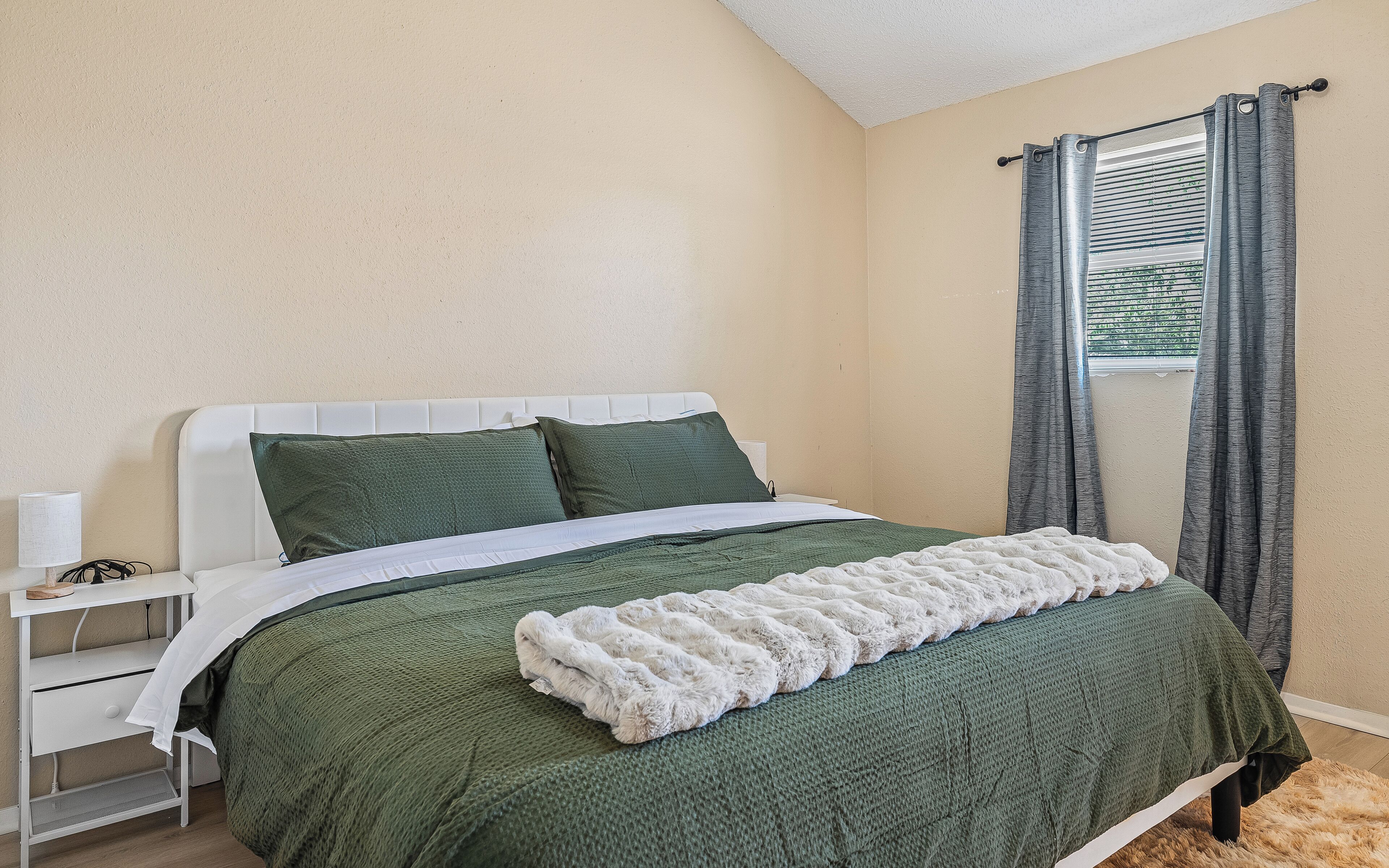 3 bedrooms, WiFi, bed sheets