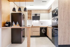 Mikrowelle, Ofen, Herdplatte, Geschirrspüler