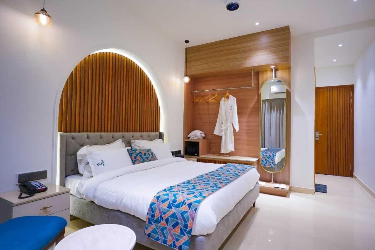 Egyptian cotton sheets, premium bedding, down duvets, minibar