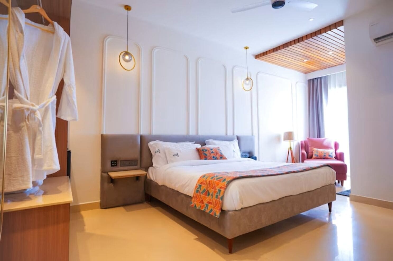 Superior Room, City View