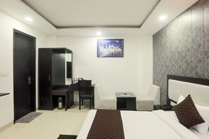 Habitación doble Deluxe, vista a la ciudad | Wifi gratis