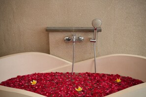 Free toiletries, towels, soap, shampoo