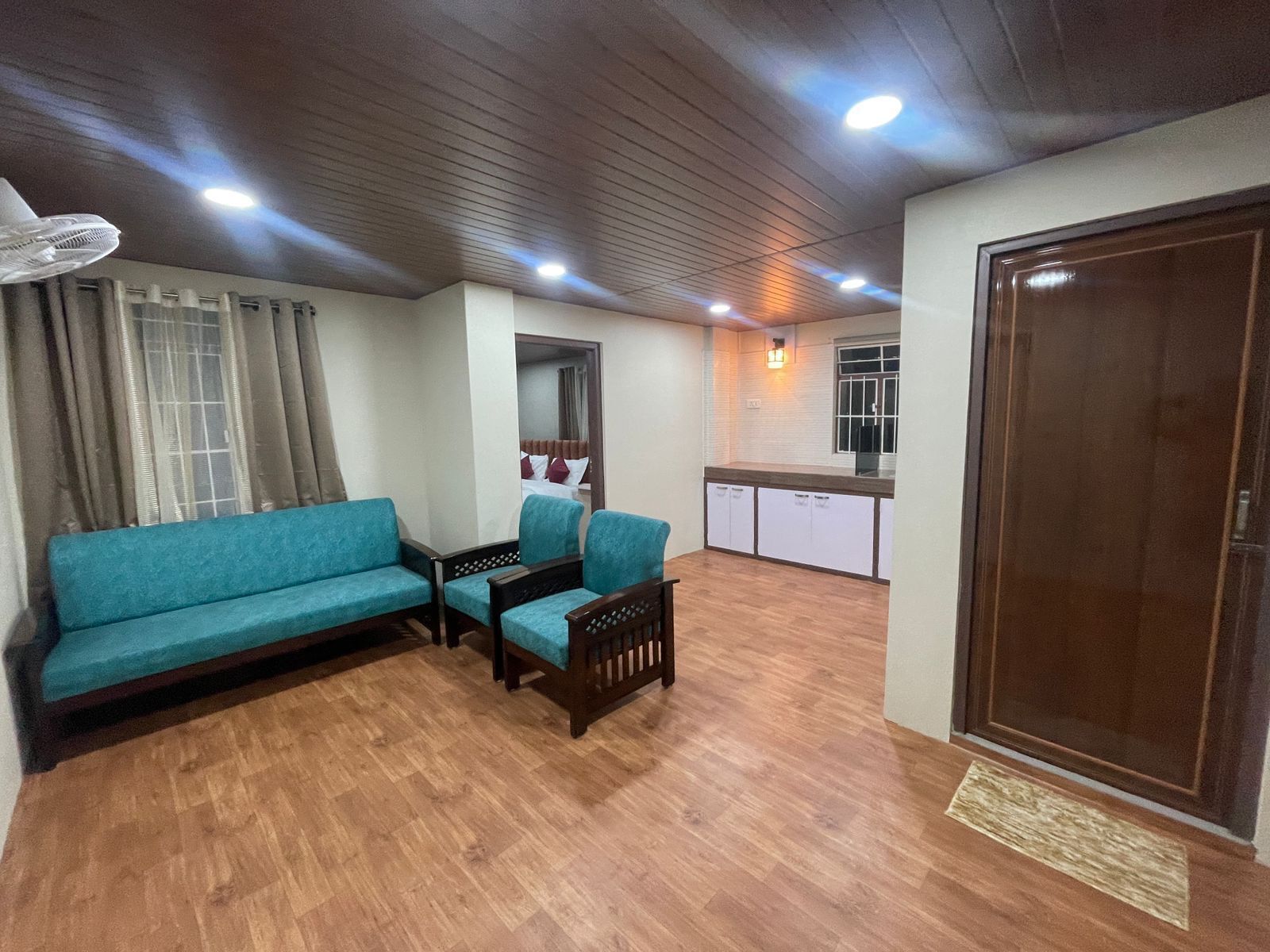 Family Suite, Balcony, Hill View | Living area