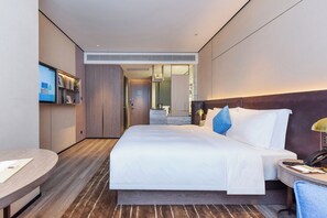 Comfort enkelrum - utsikt mot staden | Skrivbord och gratis wi-fi