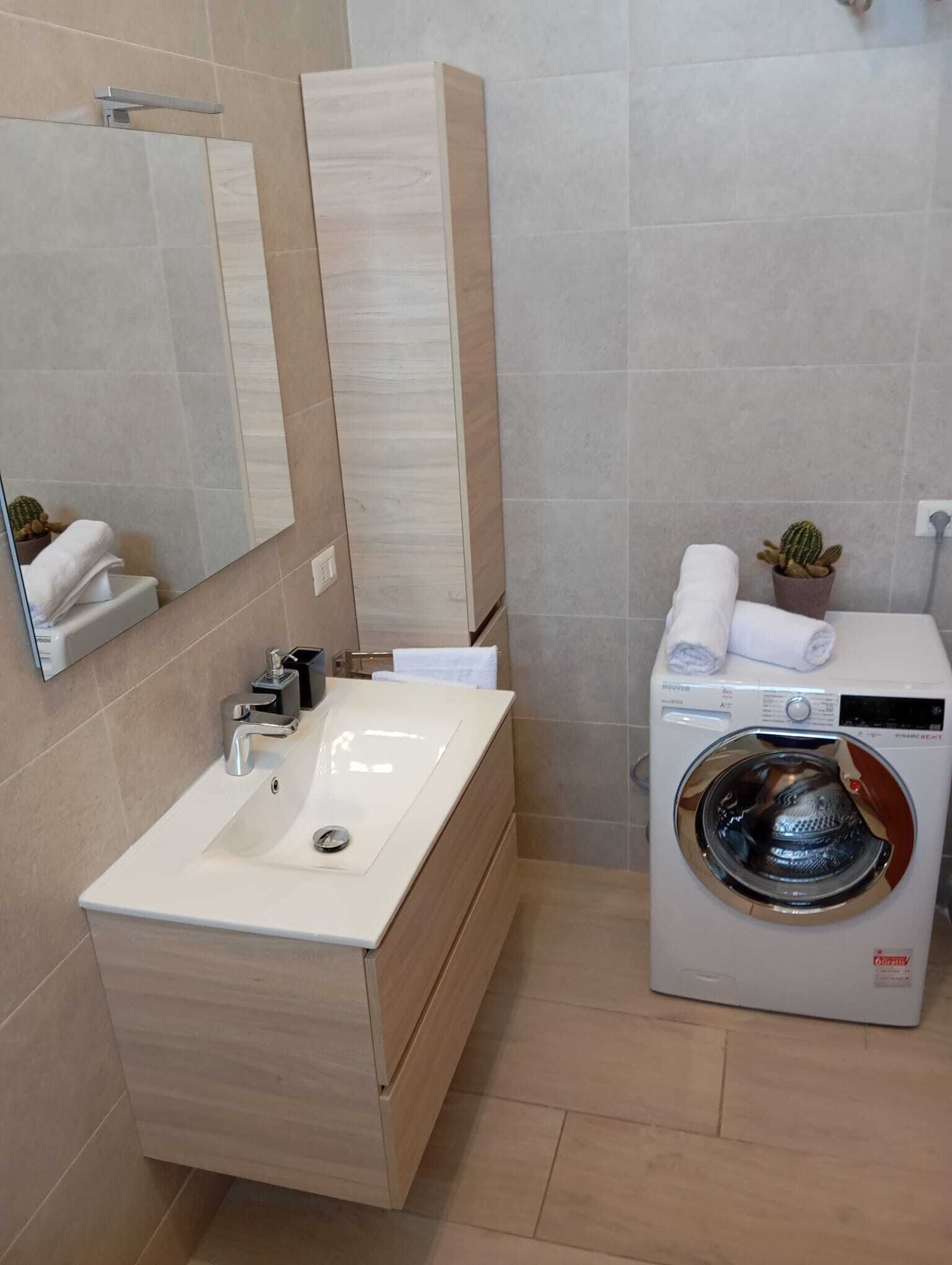 Dusche, Haartrockner, Bidet, Handtücher