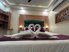 Laptop workspace, free WiFi