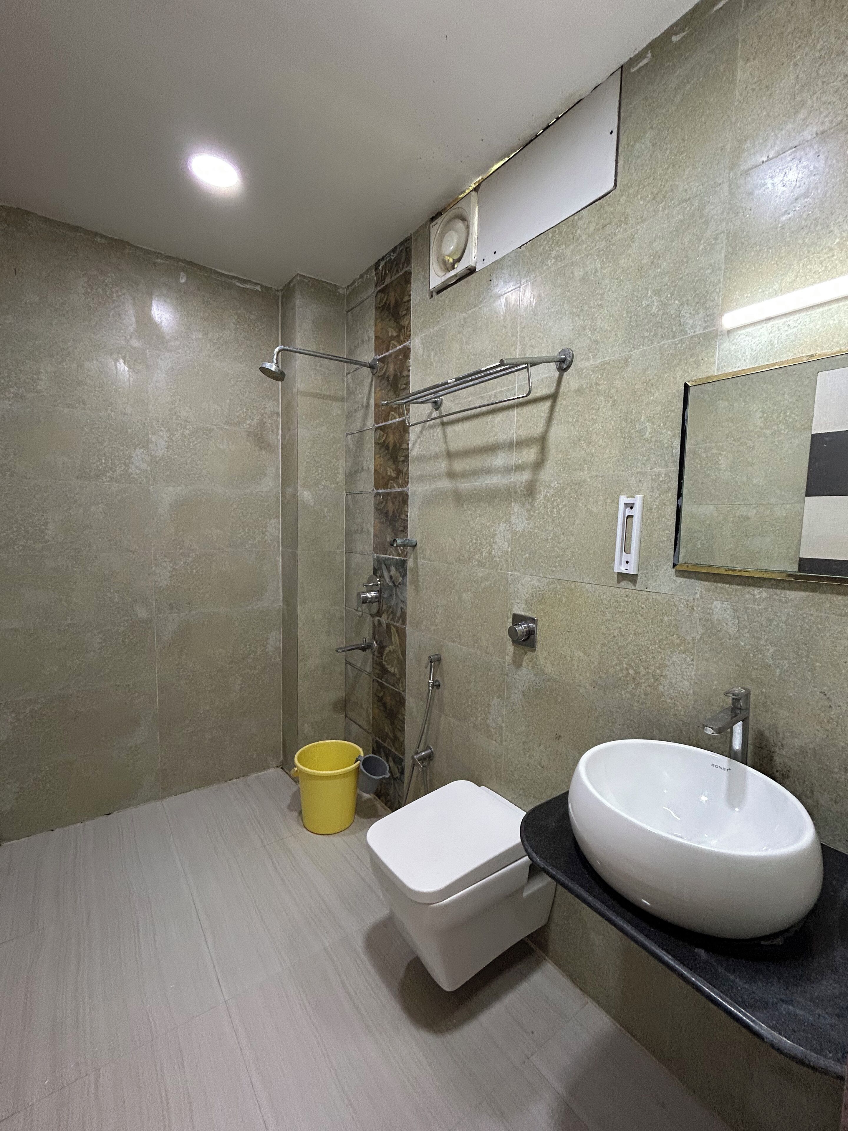 豪華客房 | 浴室 | 淋浴設備、毛巾、肥皂、洗髮精