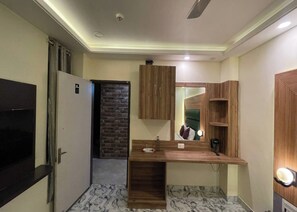 مساحة عمل للكمبيوتر المحمول وواي فاي مجانًا