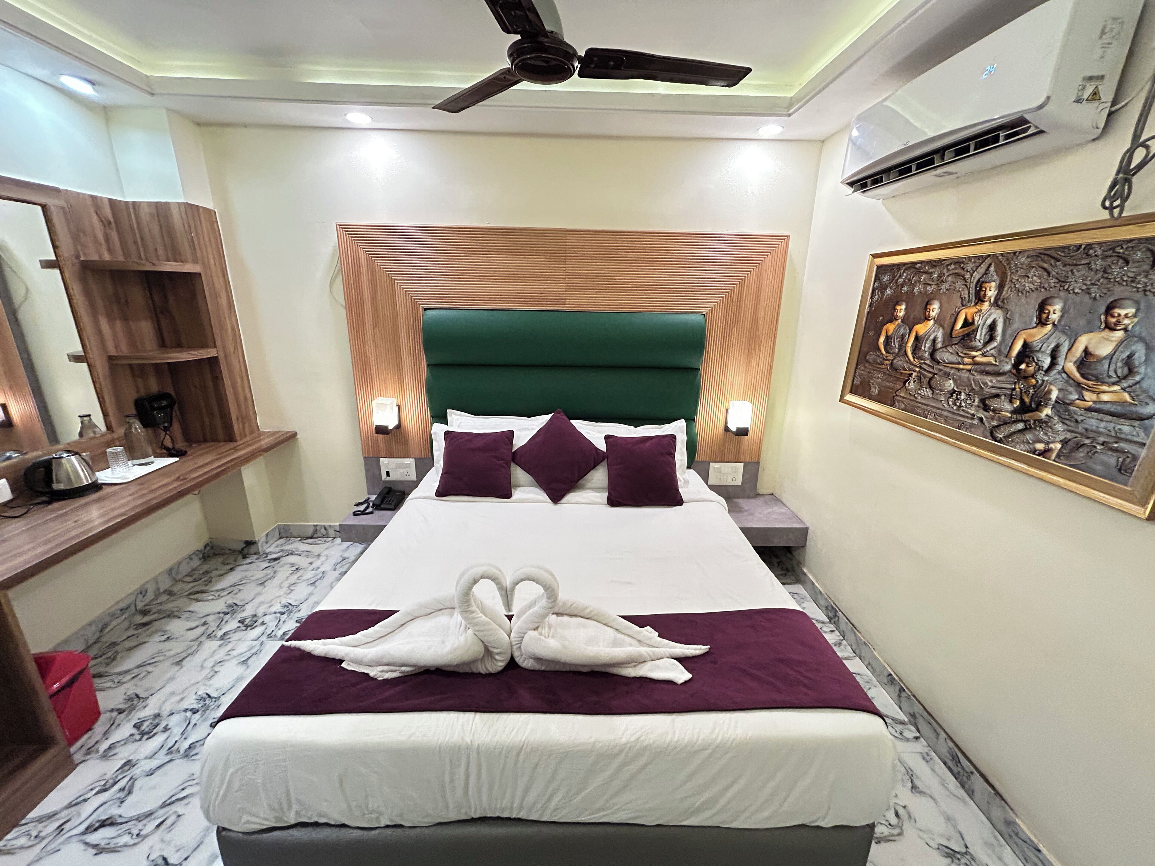 Deluxe Room | Laptop workspace, free WiFi