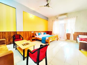 Standard Double Room | Hypo-allergenic bedding, in-room safe, desk, soundproofing