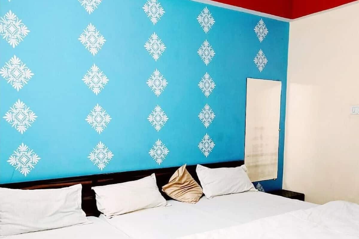 Chambre Triple Standard, climatisation | Literie hypoallergénique, coffres-forts dans les chambres, bureau