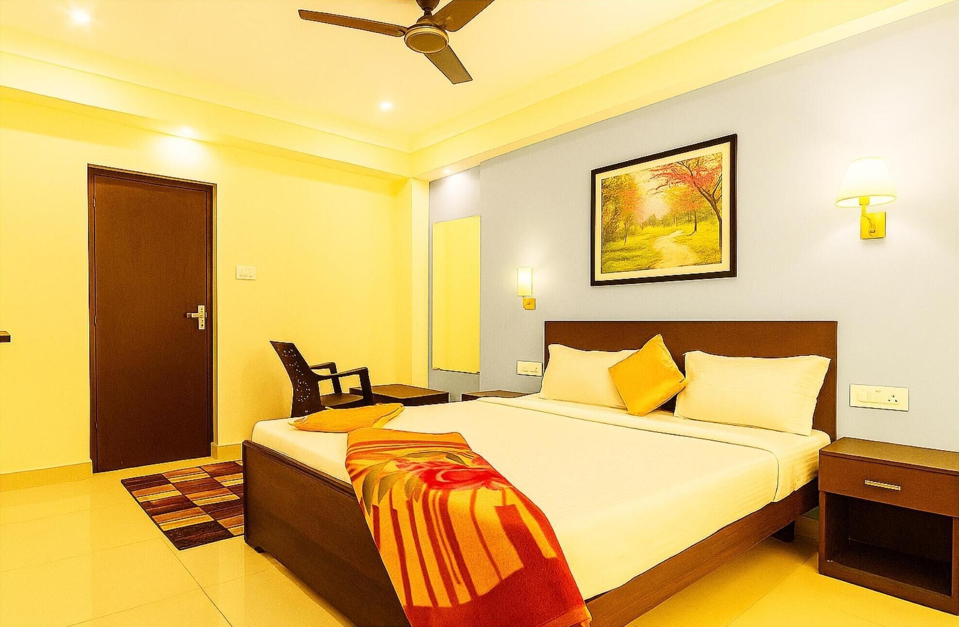 Hypo-allergenic bedding, in-room safe, desk, soundproofing