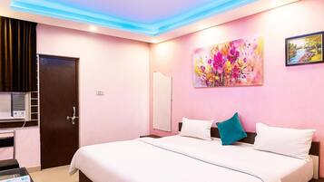 Ropa de cama hipoalergénica, caja fuerte, escritorio