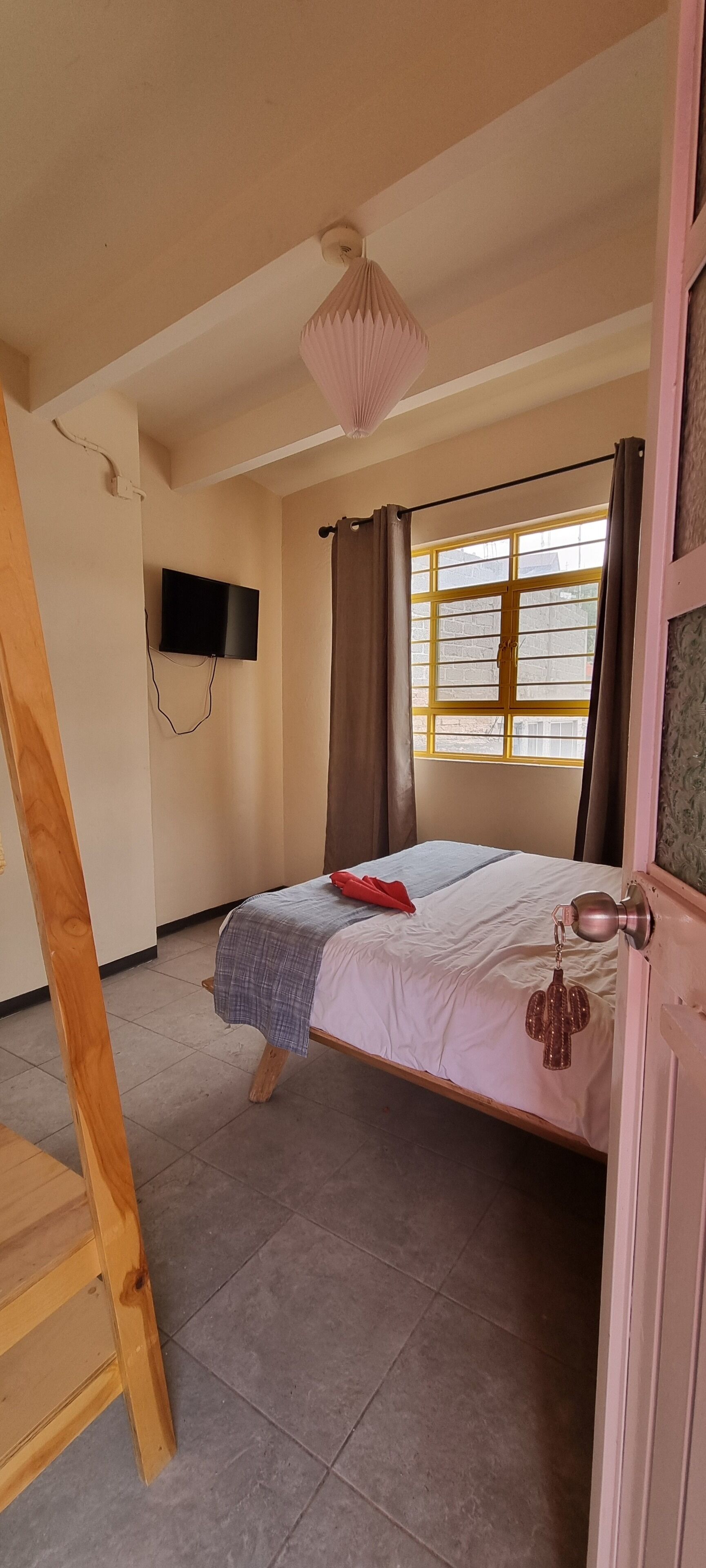 Habitación básica doble, vista al patio | Wifi gratis 