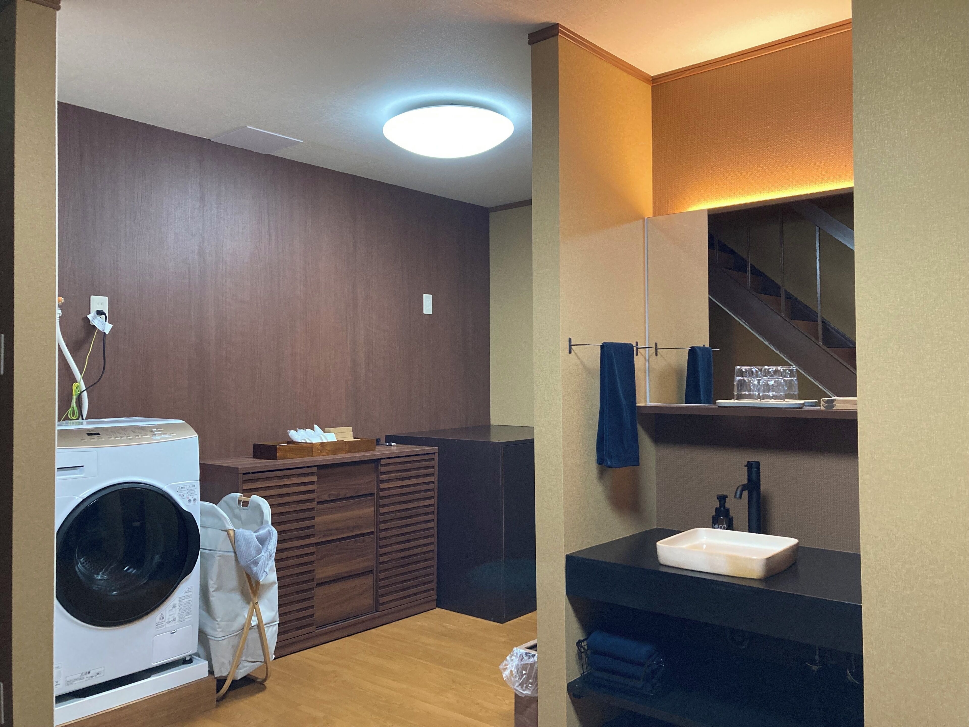 Hus, 2 soverom, ikke-røyk, kjøkken | Bad | Separat badekar og dusj, toalettartikler (inkludert), hårføner og tøfler