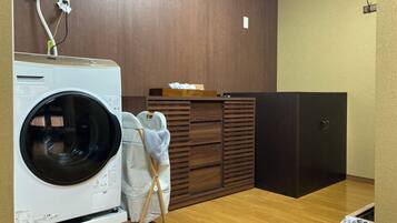 Ferienhaus, 2 Schlafzimmer, Nichtraucher, Küche | Badezimmer | Badewanne und Dusche (separat), kostenlose Toilettenartikel