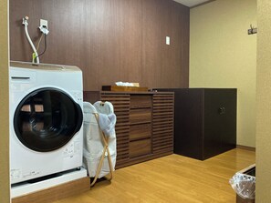 獨棟房屋, 2 間臥室, 非吸煙房, 廚房 | 浴室 | 獨立浴缸和淋浴設備、免費盥洗用品、吹風機、拖鞋