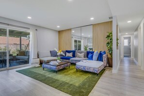 Tv, eldstad och tv-spel