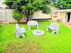 Exterior - Tau Golden Mane  (Johannesburg)