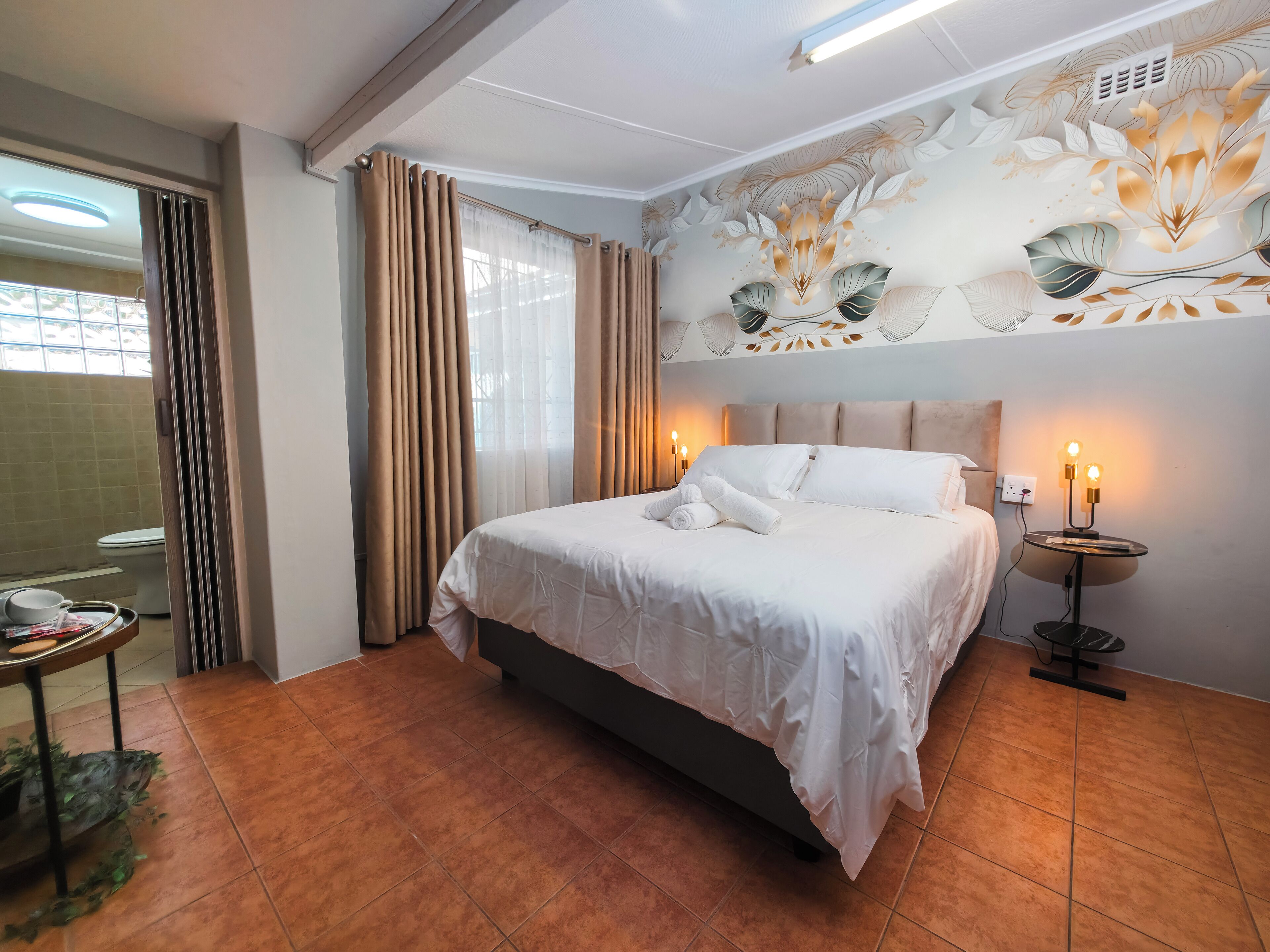 Habitación doble de lujo, vista al jardín | Cortinas blackout, tabla de planchar con plancha y wifi gratis 