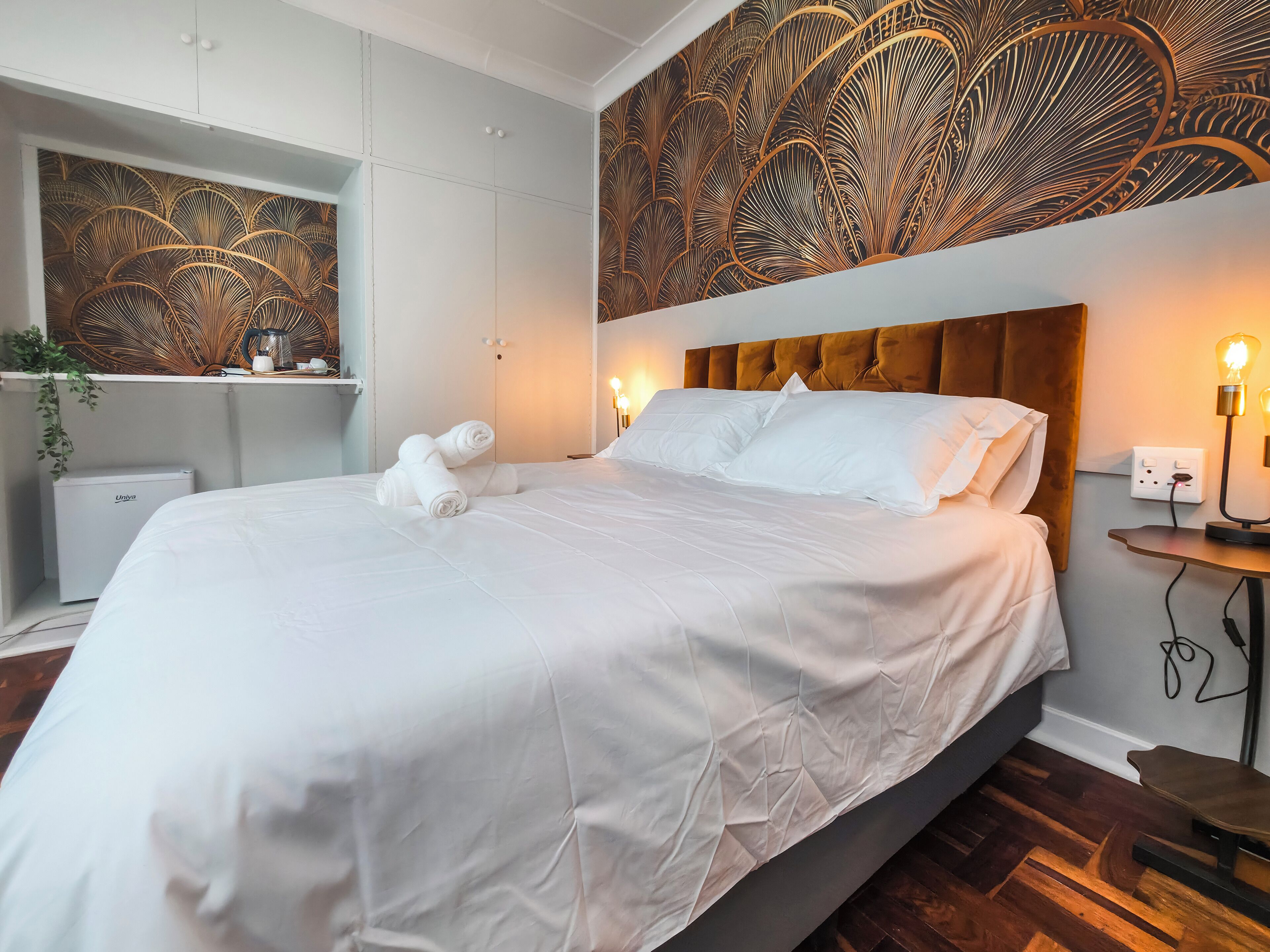 Habitación doble de lujo, vista al jardín | Cortinas blackout, tabla de planchar con plancha y wifi gratis 