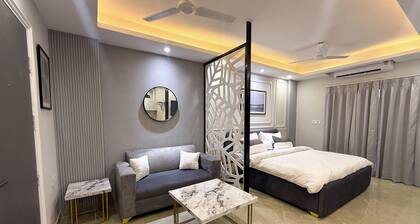 Bedchambers Apart hotel Sec 39