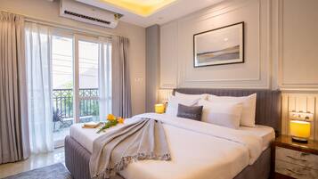 Estudio superior, balcón, vistas a la ciudad | Vistas del balcón