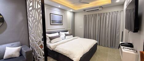 Escritorio y espacio para trabajar con laptop