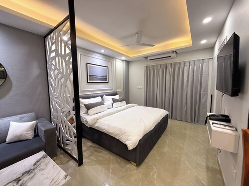 Bedchambers Apart hotel Sec 39