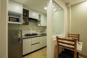 Premium Single Room | Private kitchen