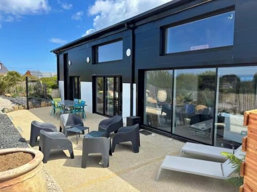 The spacious Tomé loft 10 minutes' walk from the beaches of Trélévern