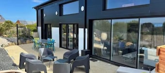 The spacious Tomé loft 10 minutes' walk from the beaches of Trélévern