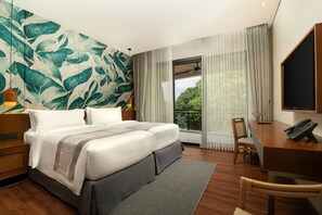 مكتب ومساحة عمل للكمبيوتر المحمول