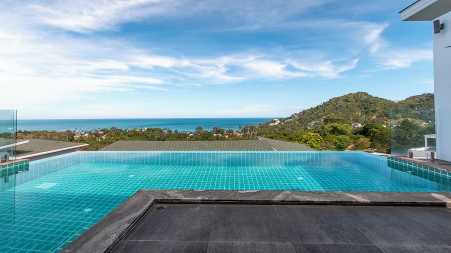 Seaview Hillside 3BR Infinity Pool V254