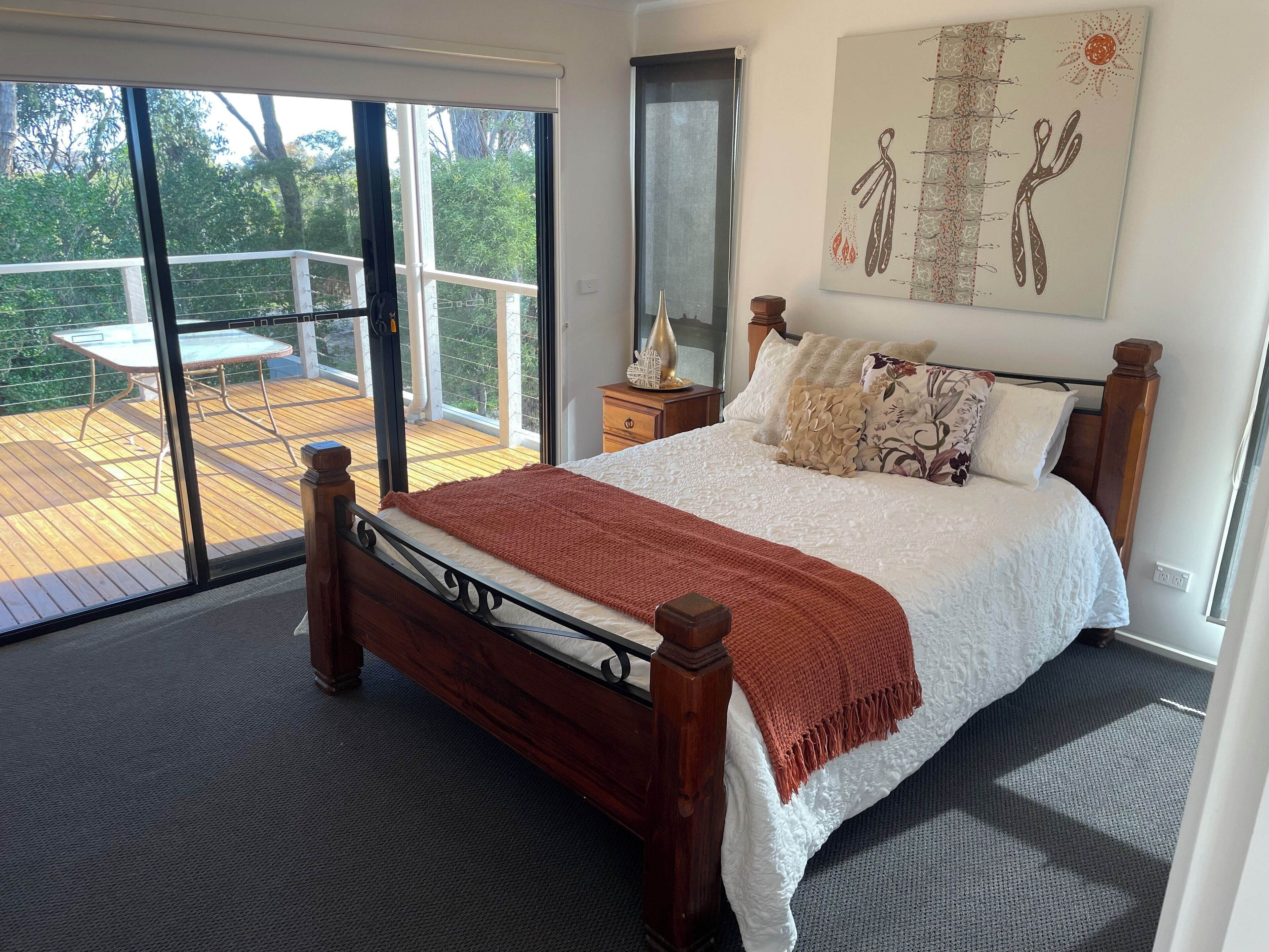 4 bedrooms, iron/ironing board, wheelchair access