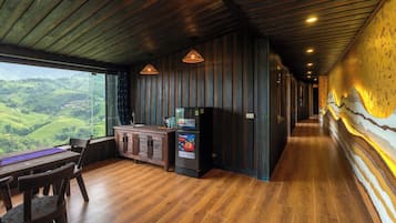 Family Room, Mountain View | Private kitchen | Highchair