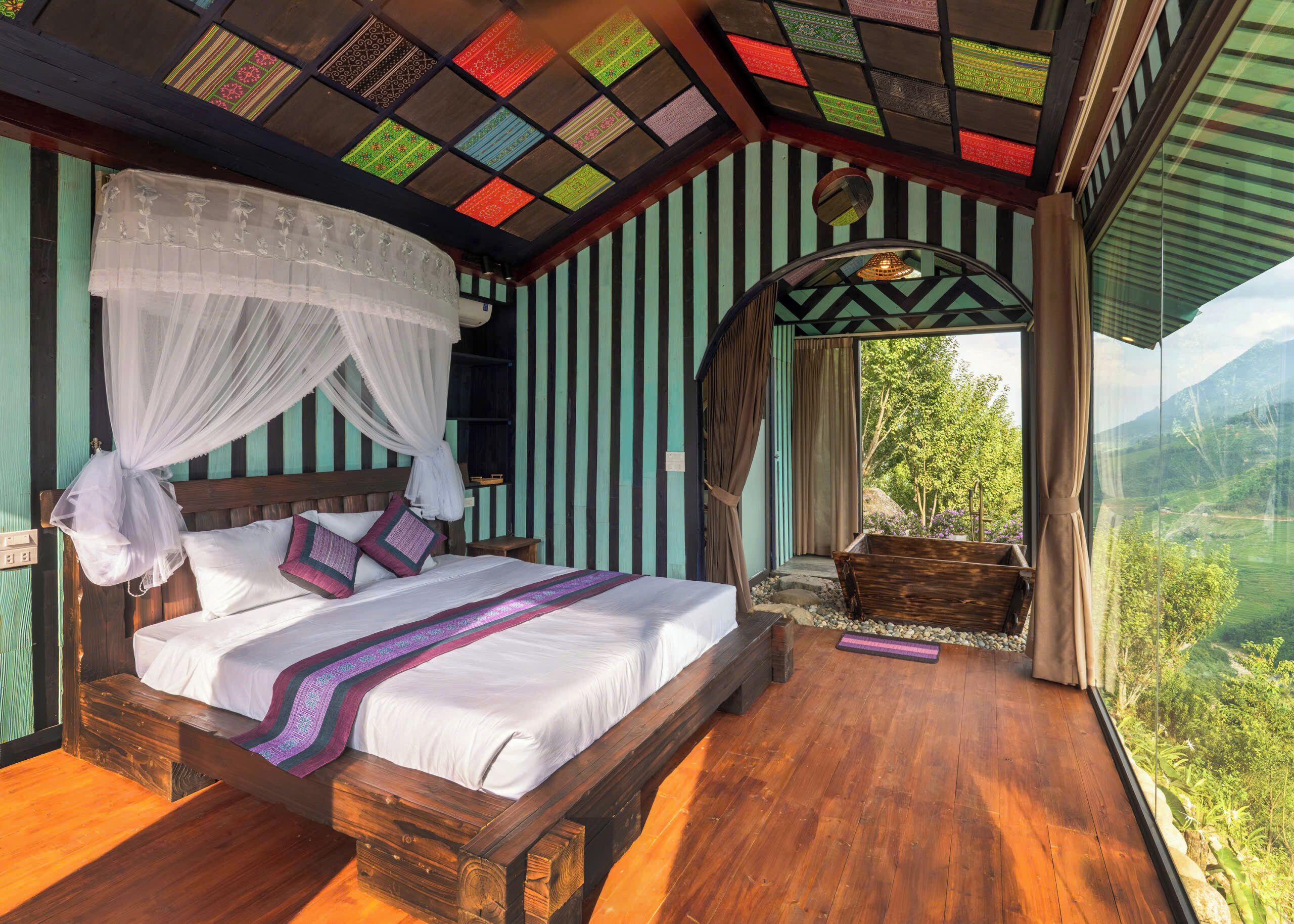 Brankas, tirai kedap cahaya, setrika/meja setrika, dan Wi-Fi gratis