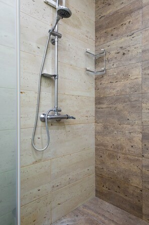 Comfort Apartment | Bathroom - Apartment by Luxe Group SN400 (Yerevan)