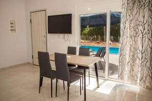 Dining - About Summer Villa Thea (Karavados)