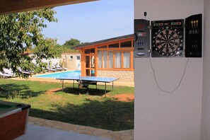 Terrace/patio - Group holiday home with swimming pool and fenced garden (Peroj)