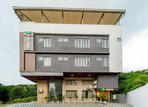 ด้านหน้าที่พัก