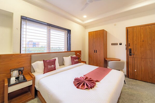 Desk, laptop workspace, free WiFi