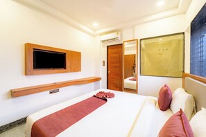 Desk, laptop workspace, free WiFi