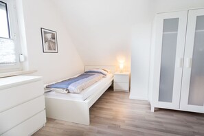 3 chambres, fer et planche à repasser, accès au Wi-Fi (inclus)