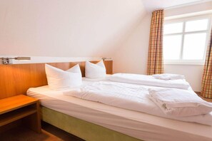 3 chambres, fer et planche à repasser, Wi-Fi gratuit, draps fournis