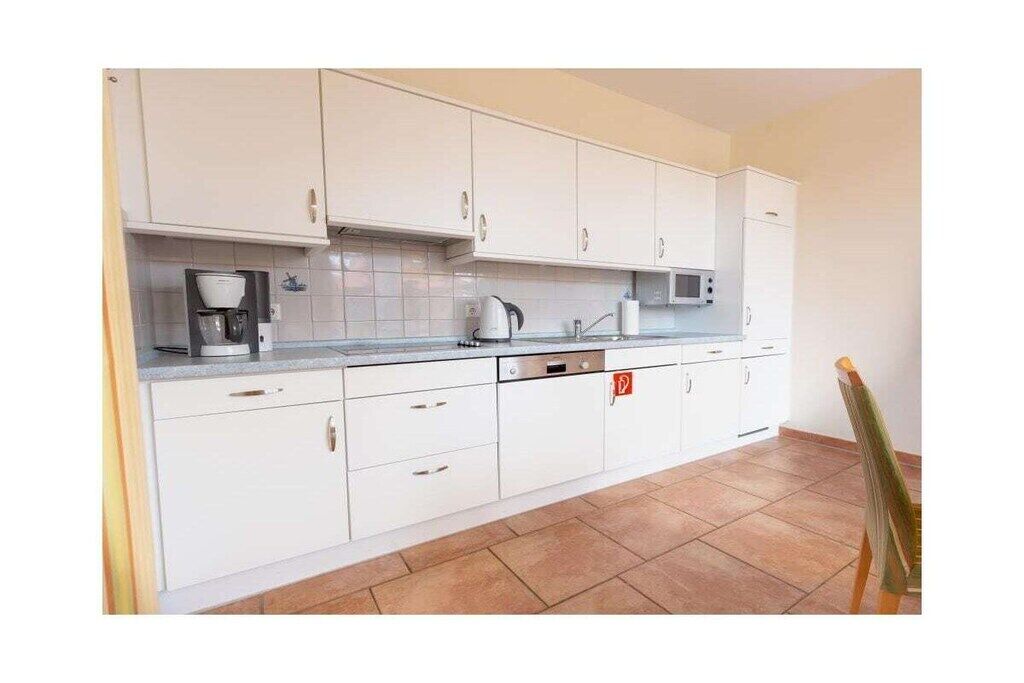 Kühlschrank, Mikrowelle, Herdplatte, Geschirrspüler