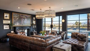 House (6 Bedrooms) | Interior