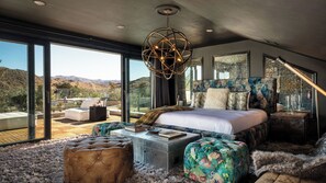House (6 Bedrooms) | Interior