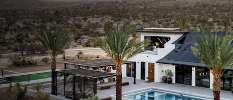 House (6 Bedrooms) | Front of property