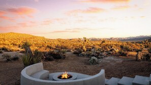 Interior - Iconic 6BR Desert Retreat w/ Pool, Pickleball & Fire Pit Joshua Tree Mansion by Avantstay (Joshua Tree)